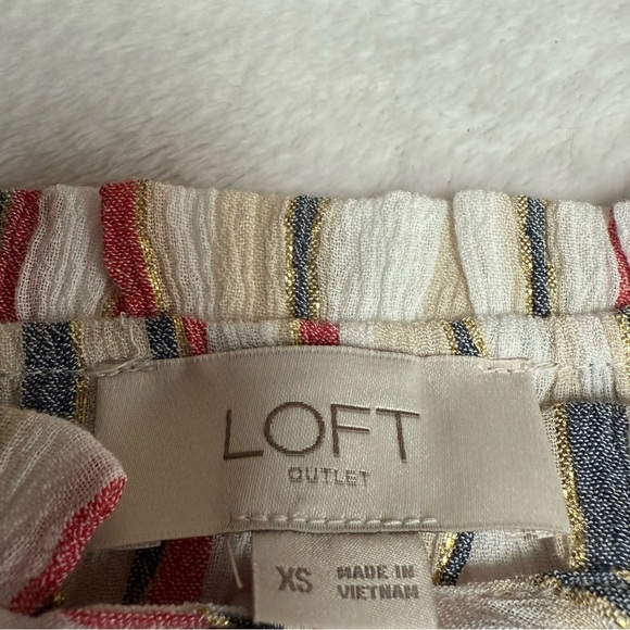 Loft outlet size XS NWT Multicolored Flutter Sleeve Blouse with Tie Front - Picture 4 of 8